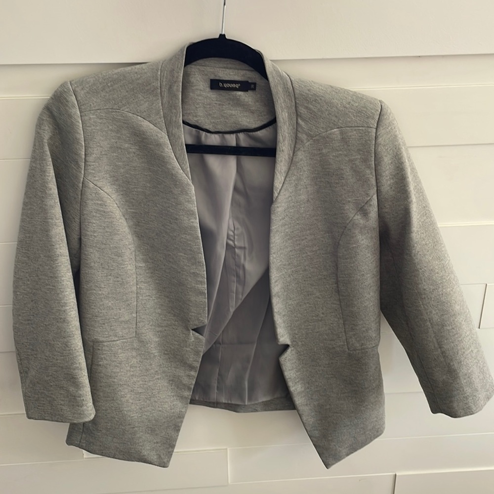 (2/$30) ⭐️HOST PICK⭐️ B. Young blazer -Size 38